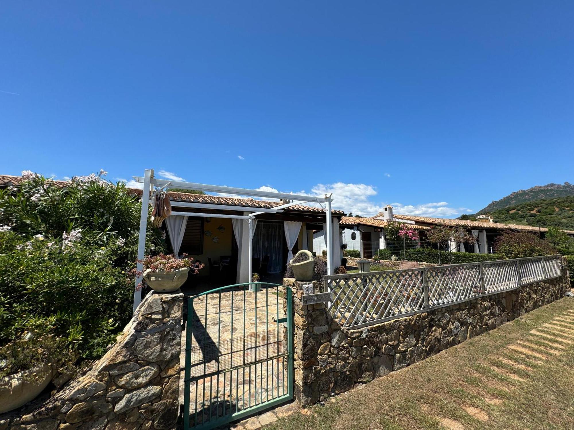 Casa Vacanze Con Piscina E Vista Mare Esclusiva Per Coppie E Famiglie, Relax E Tranquillita Tertenìa 外观 照片